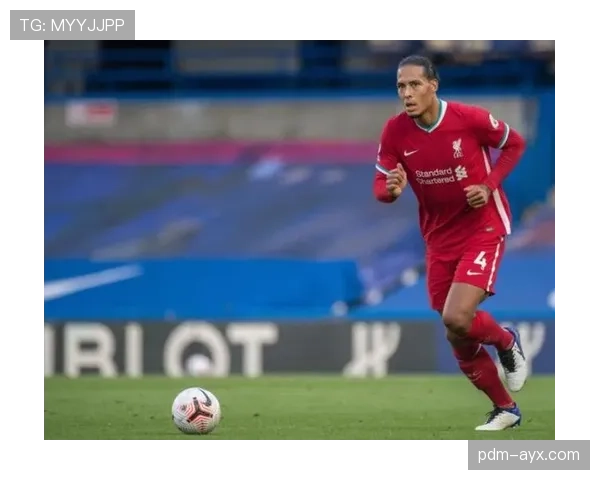 拉莫斯与范迪克在防守覆盖与意识上出现偏移趋势